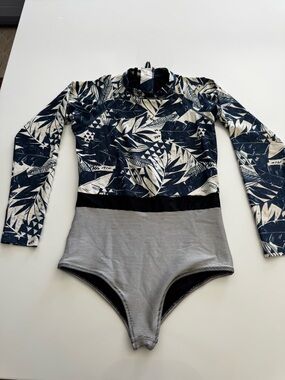 Rip Curl Long Sleeve One Piece Surf Suit Navy Tropical Ribbed Stripe Back Zip